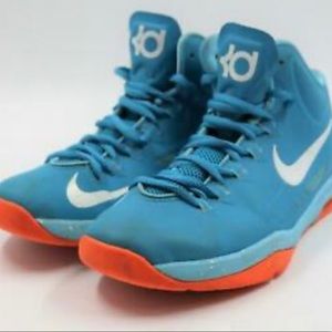 NIKE KD SNEAKER SHOES SIZE 7Y